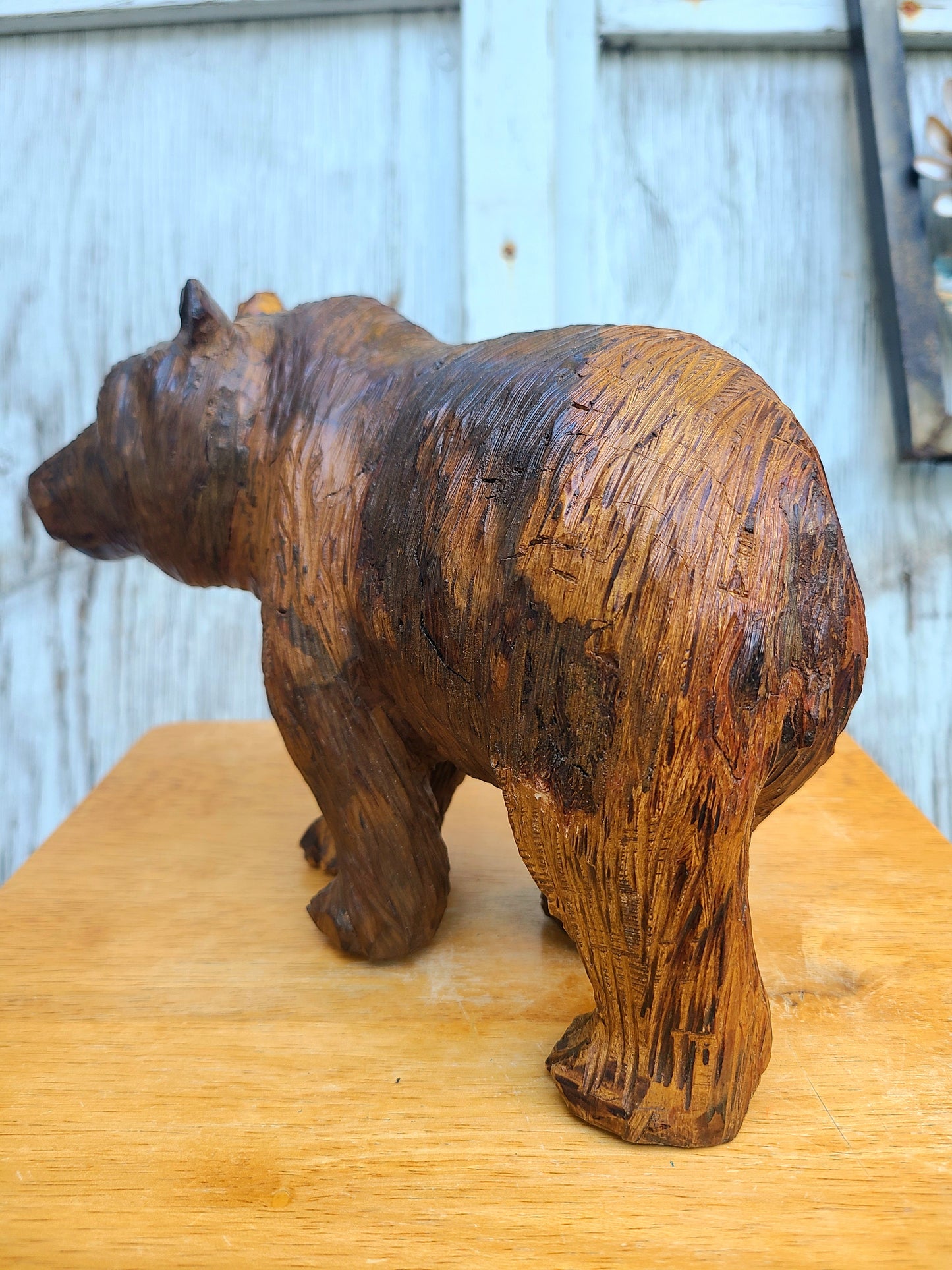 Grizzly Bear - wood carving